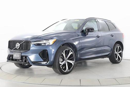 2022 Volvo XC60 B5 R-Design
