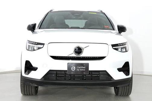 Crystal White Metallic 2023 Volvo XC40 Recharge Pure Electric Twin Core