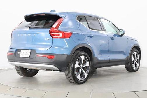 2024 Volvo XC40 B5 Plus Bright Theme
