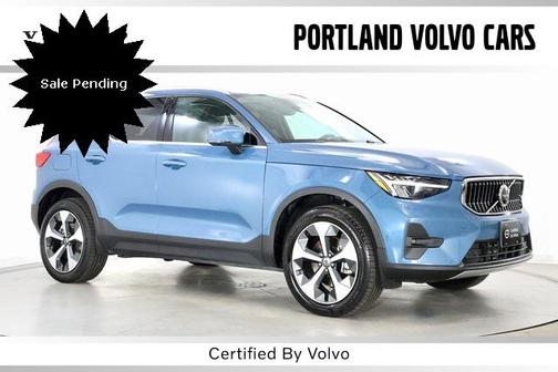 2024 Volvo XC40 B5 Plus Bright Theme