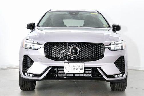 Aurora Silver 2026 Volvo XC60 B5 Plus