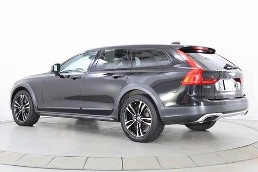 2018 Volvo V90 Cross Country T5
