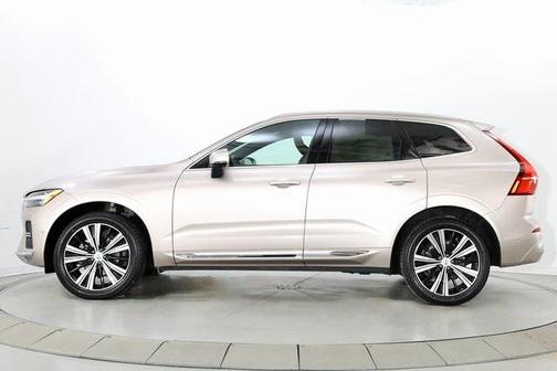2023 Volvo XC60 B5 Plus Bright Theme