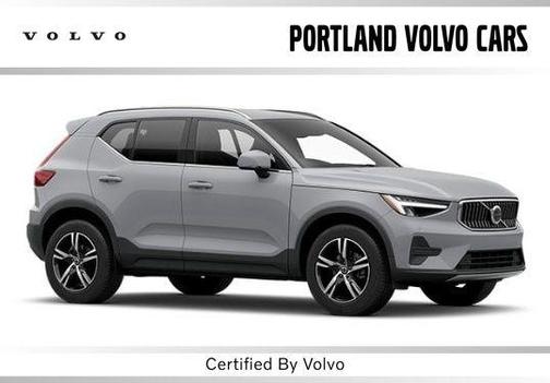 Vapour Grey Metallic 2025 Volvo XC40 B5 Plus Bright Theme