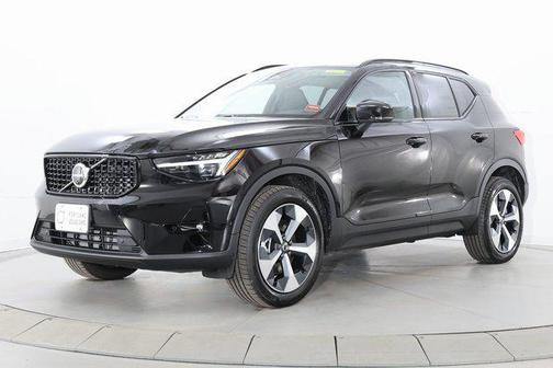 Onyx Black 2026 Volvo XC40 Plus, B5 AWD Gas (mild hybrid), Dark