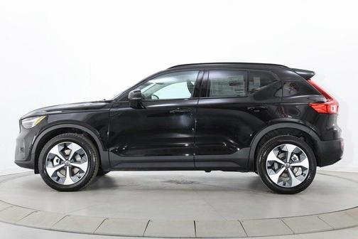 2026 Volvo XC40 Plus, B5 AWD Gas (mild hybrid), Dark