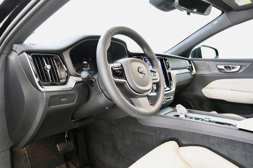 Onyx Black Metallic 2026 Volvo V60 Cross Country Ultra, B5 AWD Gas (mild hybrid)