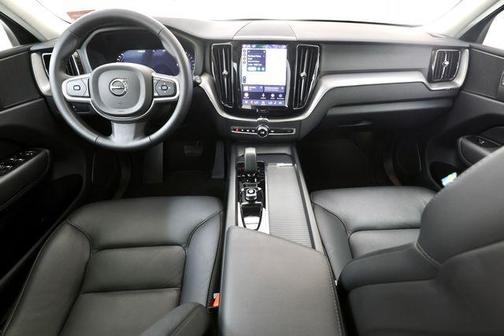 Silver Dawn Metallic 2025 Volvo XC60 B5 Core