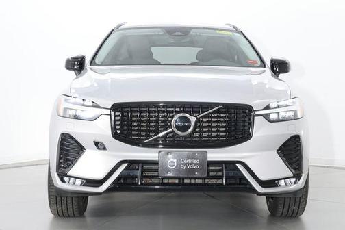 Silver Dawn Metallic 2025 Volvo XC60 B5 Core