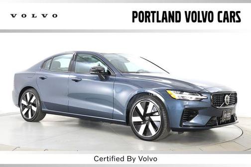 2024 Volvo S60 Recharge Plug-In Hybrid T8 Ultimate Dark Theme