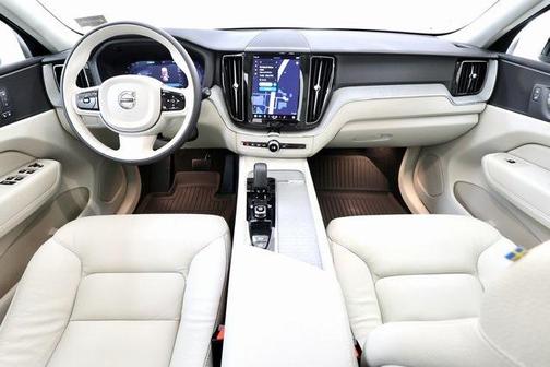 2025 Volvo XC60 Plus