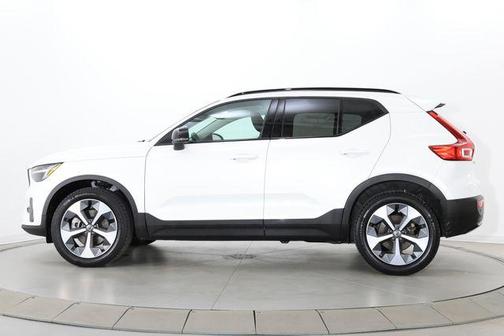Crystal White Metallic 2024 Volvo XC40 B5 Core Dark Theme