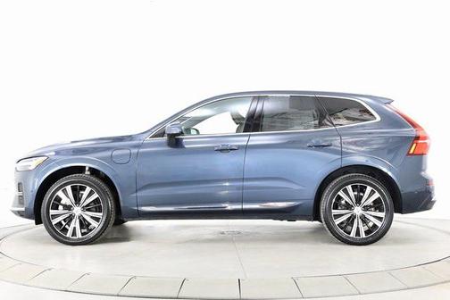 2023 Volvo XC60 Recharge Plug-In Hybrid T8 Plus Bright Theme