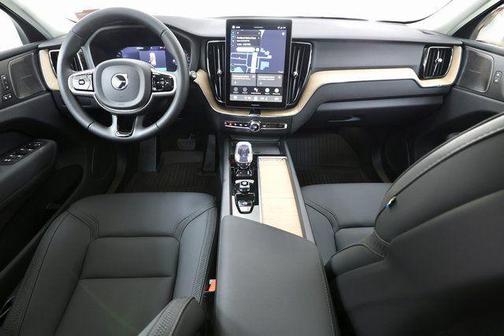 Mulberry Metallic 2026 Volvo XC60 B5 Plus