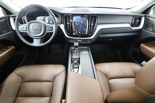 2020 Volvo XC60 T5 Momentum