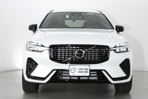 2025 Volvo XC60 Plug-In Hybrid Plus