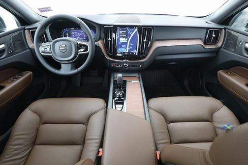 2025 Volvo XC60 Plug-In Hybrid Plus