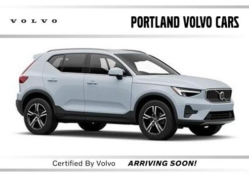2025 Volvo XC40 B5 Plus Dark Theme
