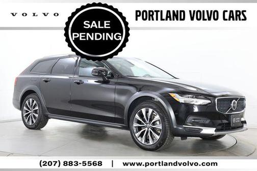 Onyx Black 2025 Volvo V90 Cross Country Plus, B6 AWD Gas (mild hybrid)