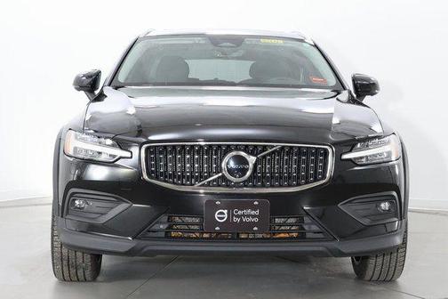 2024 Volvo V60 Cross Country B5 Plus