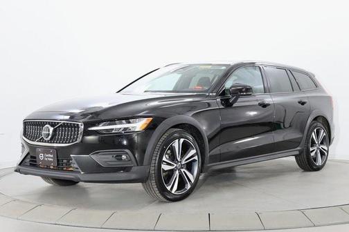 2024 Volvo V60 Cross Country B5 Plus