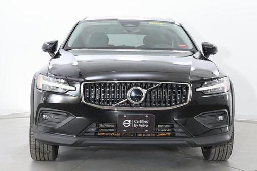 2024 Volvo V60 Cross Country B5 Plus