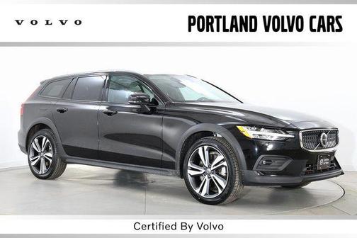 2024 Volvo V60 Cross Country B5 Plus