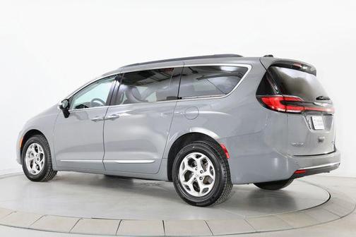 Ceramic Gray Clearcoat 2023 Chrysler Pacifica Limited