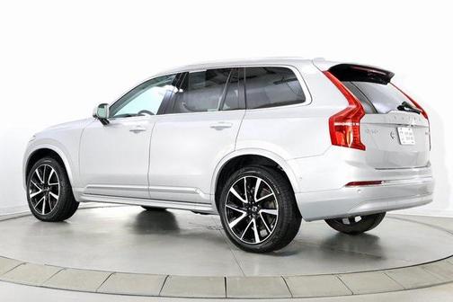 2024 Volvo XC90 B5 Plus Bright Theme
