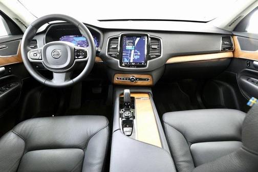 2024 Volvo XC90 B5 Plus Bright Theme