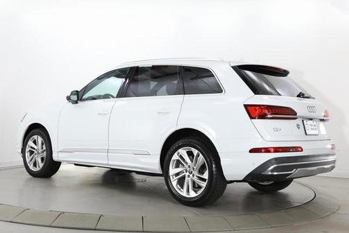 2022 Audi Q7 55 Premium Plus