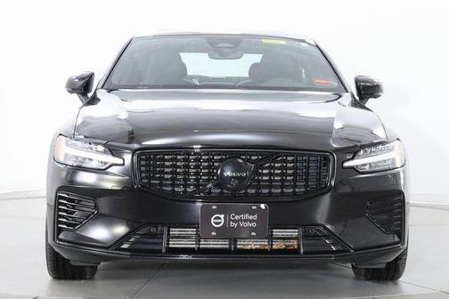 2023 Volvo S60 Recharge Plug-In Hybrid T8 Plus Black Edition