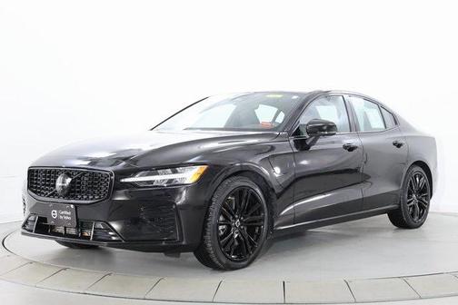 2023 Volvo S60 Recharge Plug-In Hybrid T8 Plus Black Edition