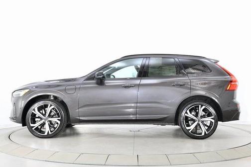 2022 Volvo XC60 Recharge Plug-In Hybrid T8 R-Design