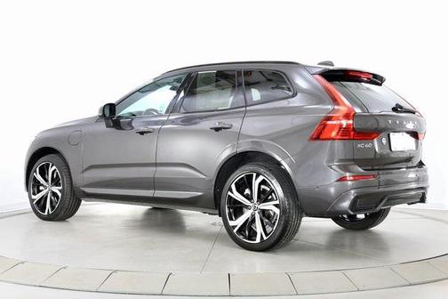 2022 Volvo XC60 Recharge Plug-In Hybrid T8 R-Design