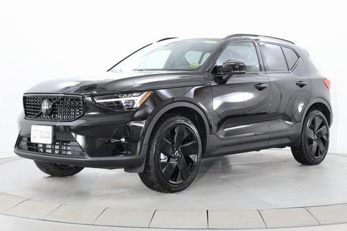 2026 Volvo XC40 B5 Ultra Black Edition