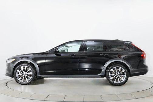 2024 Volvo V90 Cross Country B6 Plus