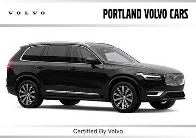 Onyx Black Metallic 2023 Volvo XC90 Recharge Plug-In Hybrid T8 Plus Bright Theme 7-Seater