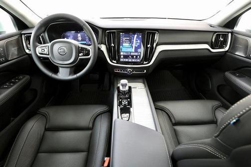 2026 Volvo V60 Cross Country B5 Ultra