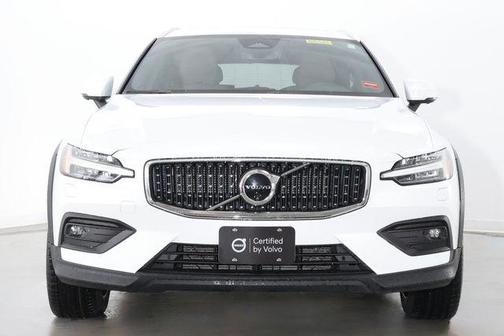 Crystal White 2025 Volvo V60 Cross Country Plus, B5 AWD Gas (mild hybrid)