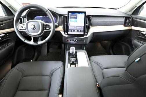Forest Lake 2027 Volvo XC90 Plus