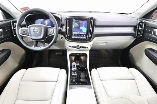 2026 Volvo XC40 Ultra, B5 AWD Gas (mild hybrid), Dark