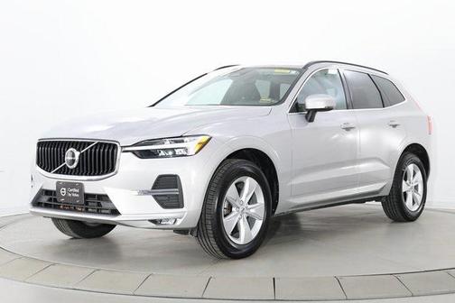 2022 Volvo XC60 B5 Momentum