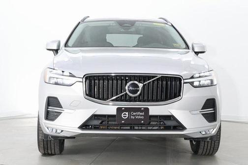2022 Volvo XC60 B5 Momentum