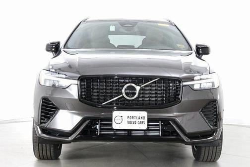 2025 Volvo XC60 Plug-In Hybrid T8 Plus