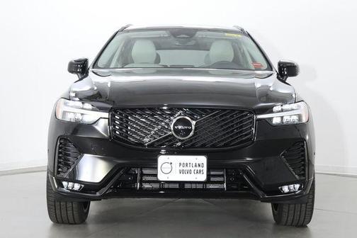 Onyx Black Metallic 2026 Volvo XC60 B5 Ultra