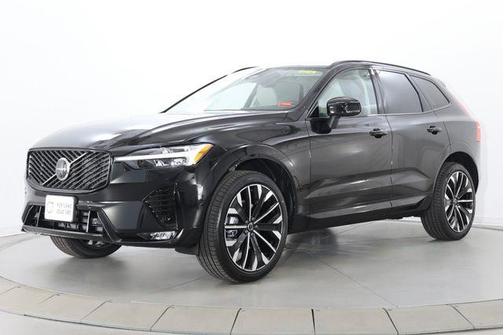 Onyx Black Metallic 2026 Volvo XC60 B5 Ultra
