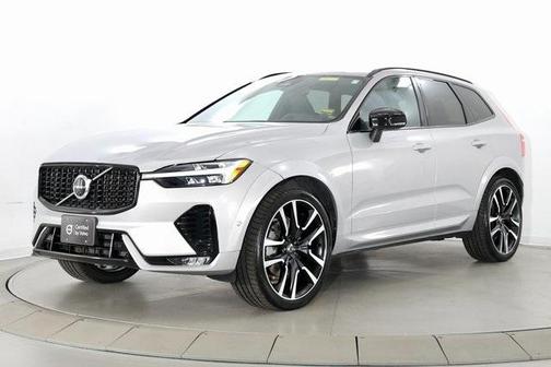 2022 Volvo XC60 B6 R-Design