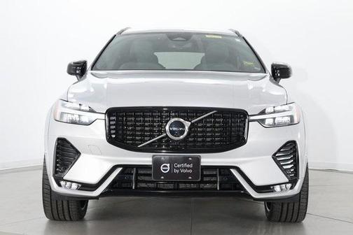 2022 Volvo XC60 B6 R-Design
