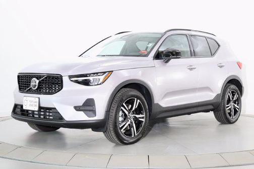 Aurora Silver 2026 Volvo XC40 Core, B5 AWD Gas (mild hybrid), Dark
